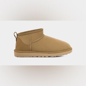 Ugg Ultra Mini BNIB Tomatillo